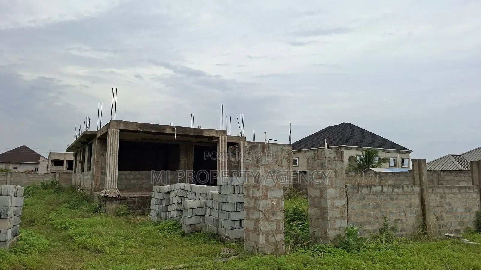 5bdrm House in Castle Gate Estate, Community 25 for sale