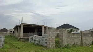 5bdrm House in Castle Gate Estate, Community 25 for sale