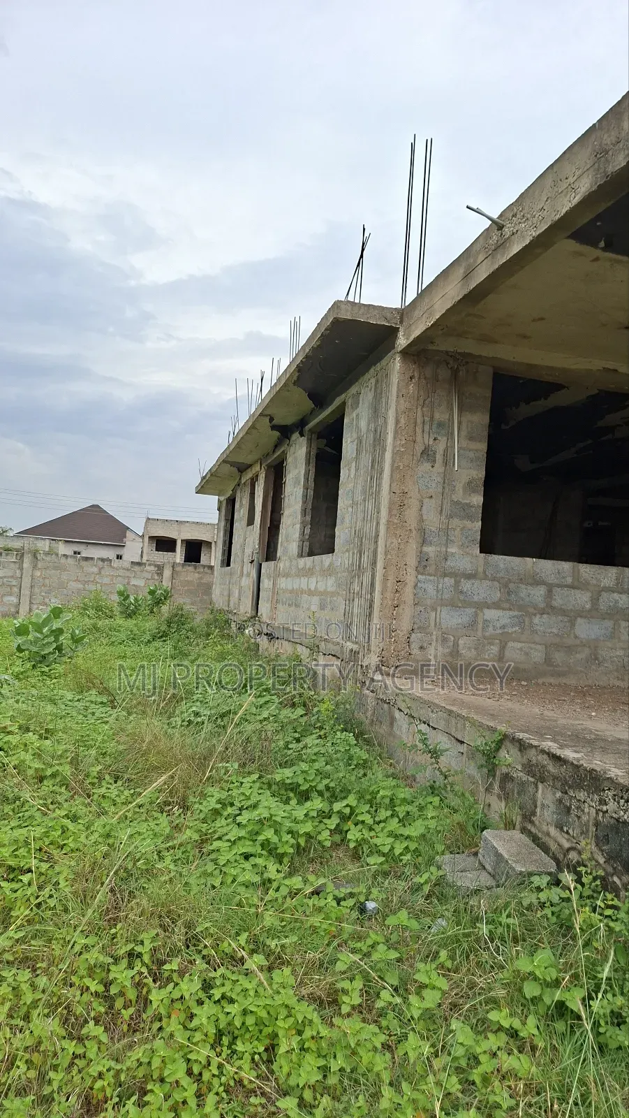 5bdrm House in Castle Gate Estate, Community 25 for sale