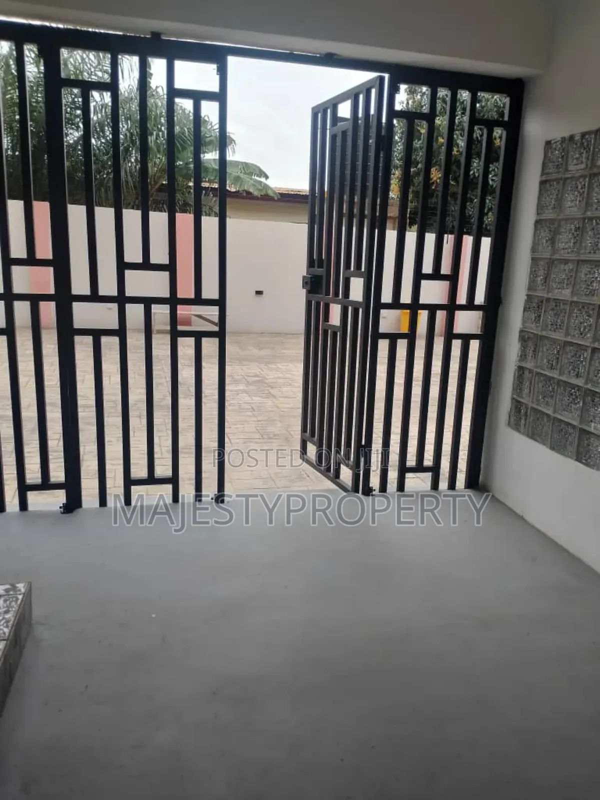 2bdrm Apartment in Spintex for sale