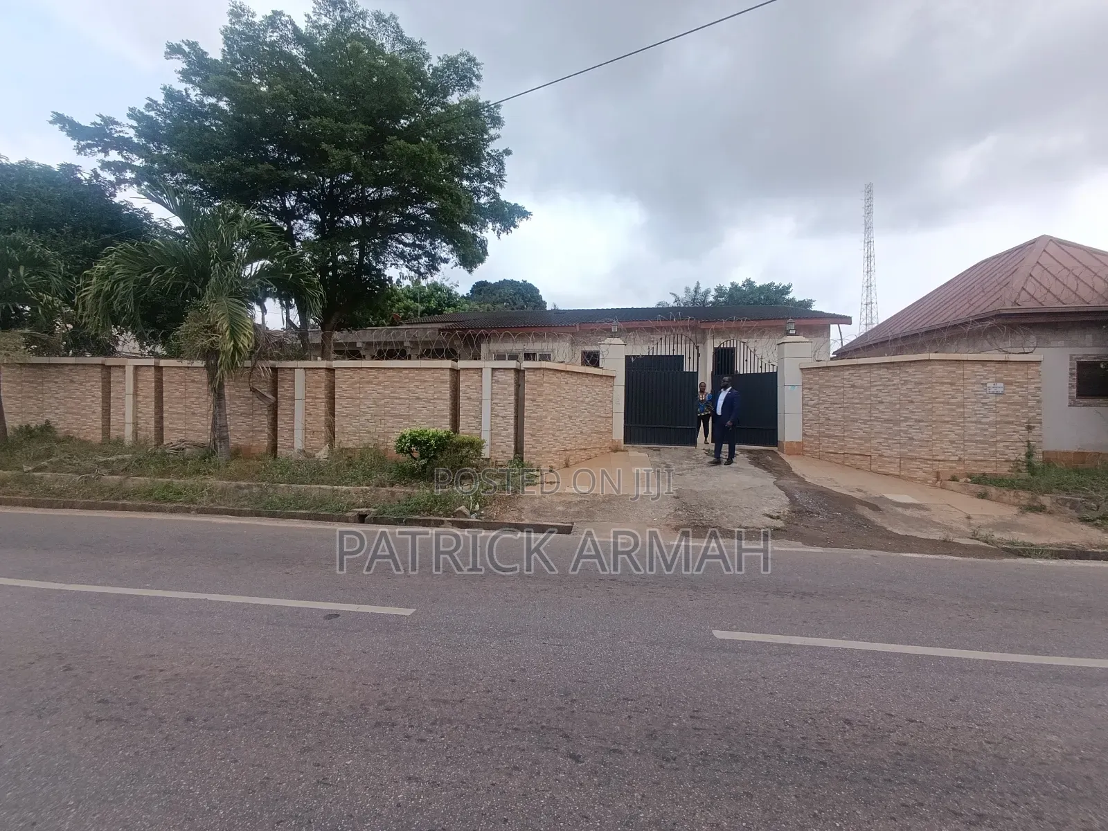 7bdrm House in Kumasi Metropolitan for sale