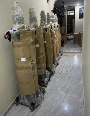Heavy-Duty Crank-Up Line Array Speaker Stand.