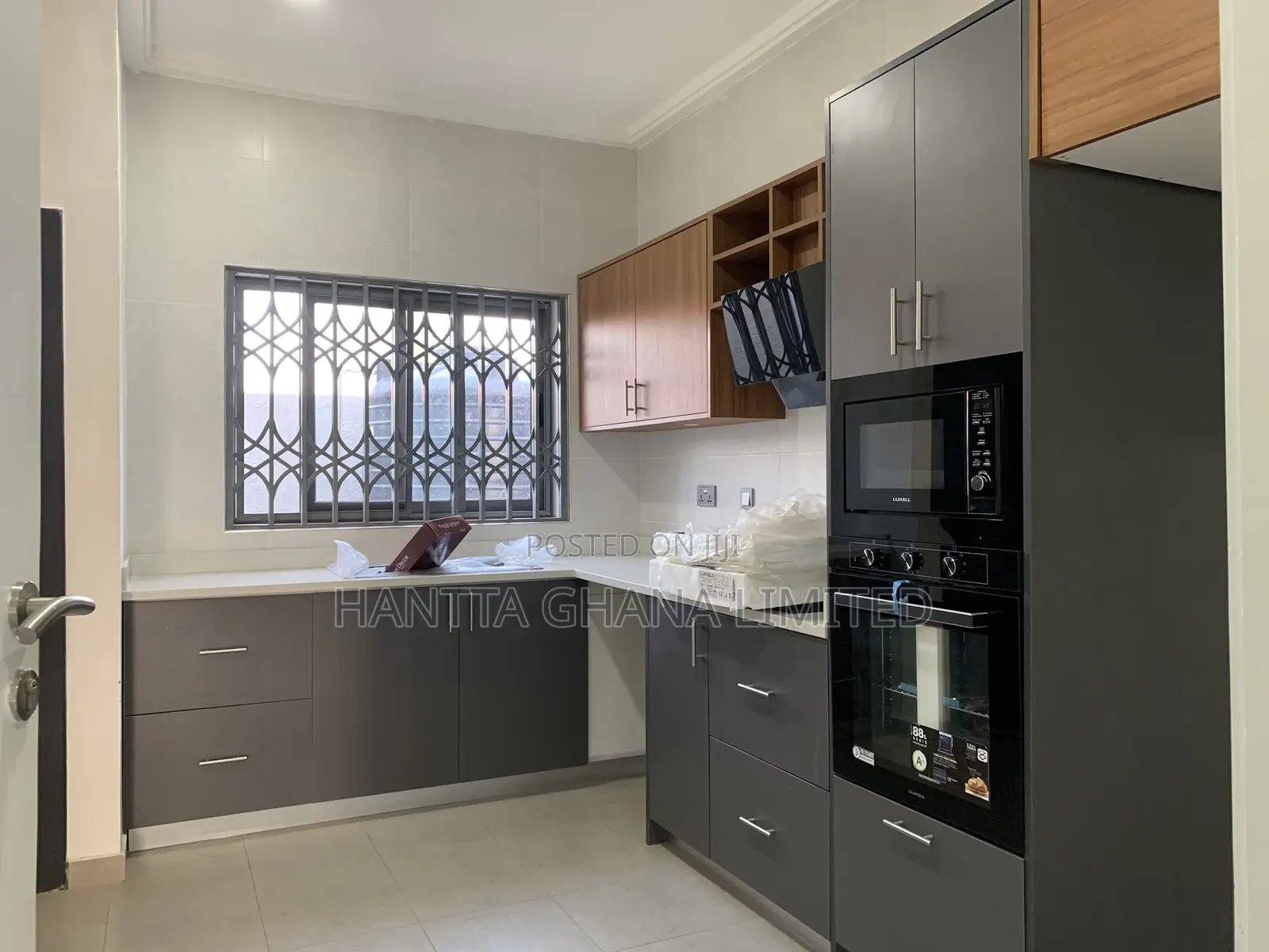 4bdrm House in Oyarifa, Ghana Flag for sale