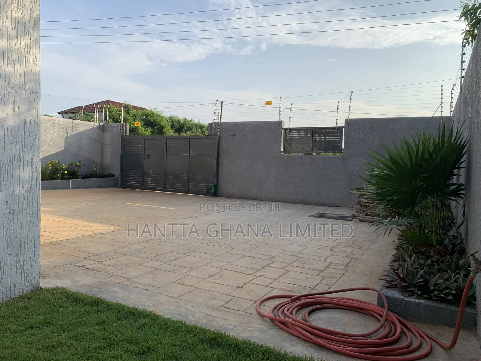 4bdrm House in Oyarifa, Ghana Flag for sale