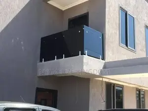 Durable Glass With Stainless Steel Balustrade