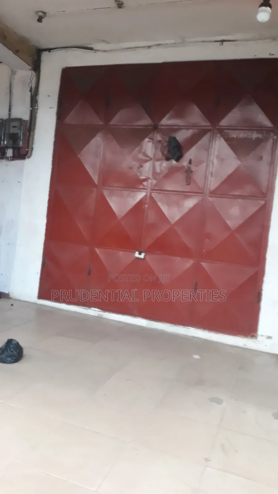 Large Shop for Rent at Lapaz