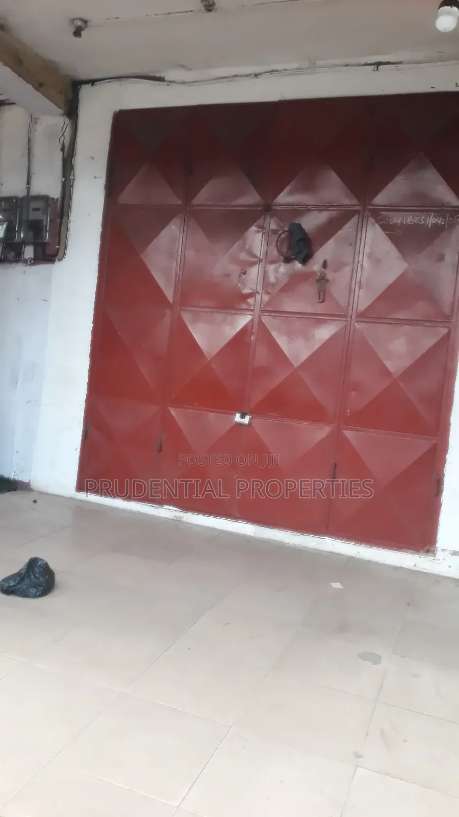 Large Shop for Rent at Lapaz