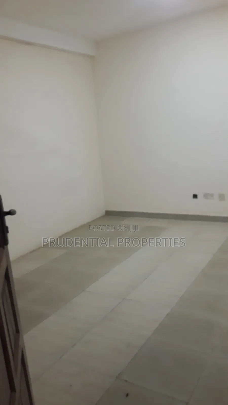 Large Shop for Rent at Lapaz