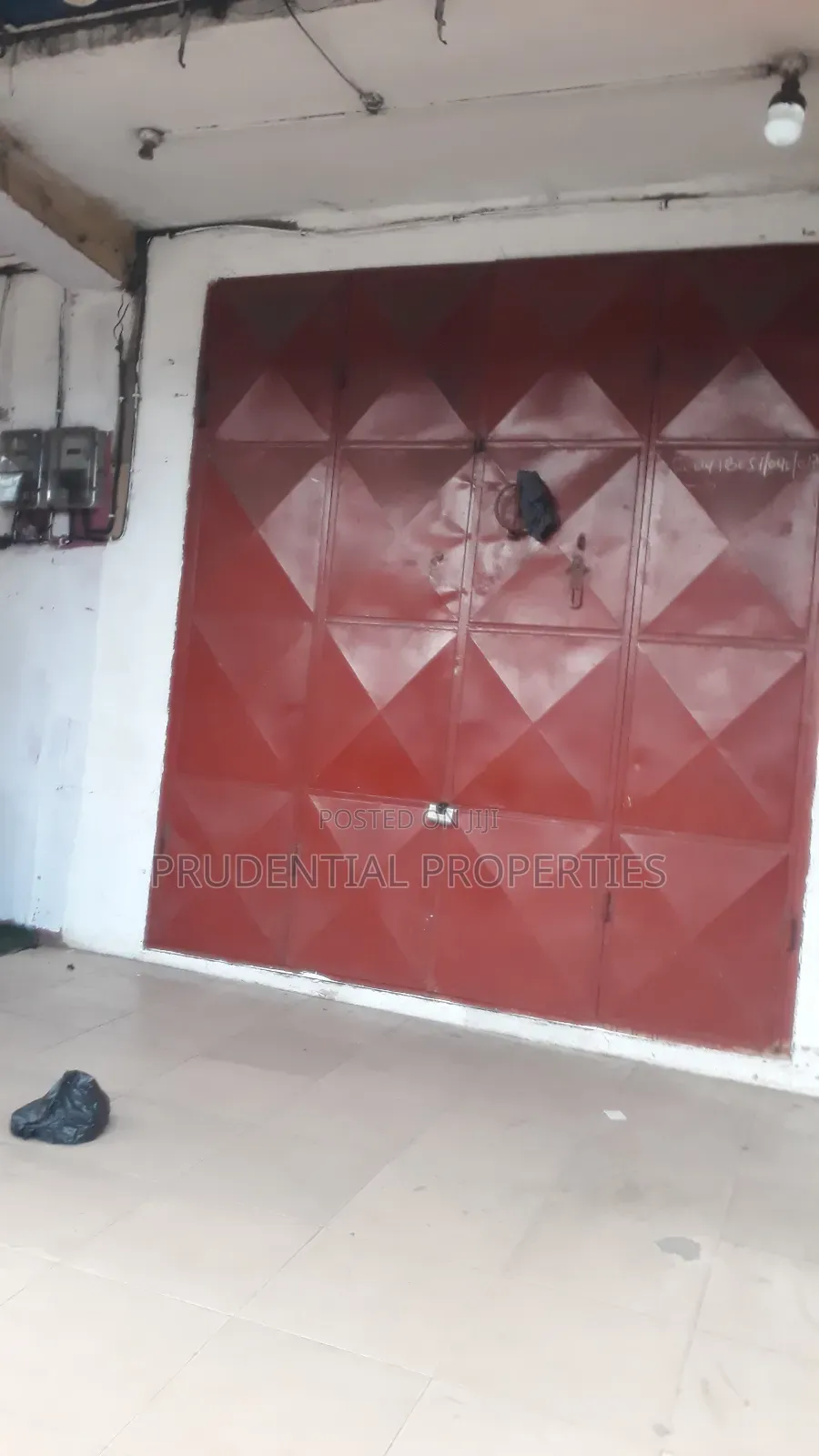 Large Shop for Rent at Lapaz