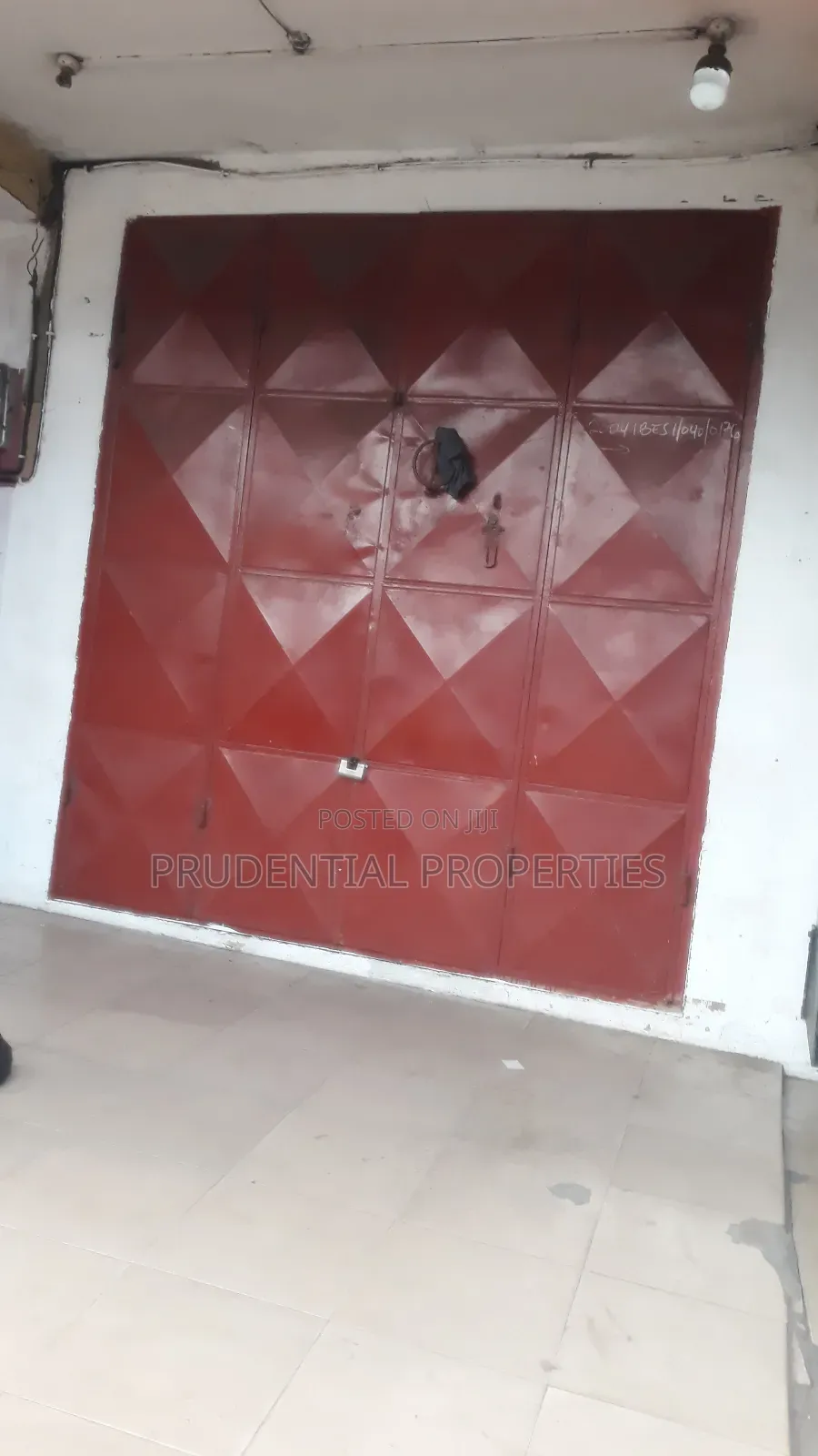 Large Shop for Rent at Lapaz
