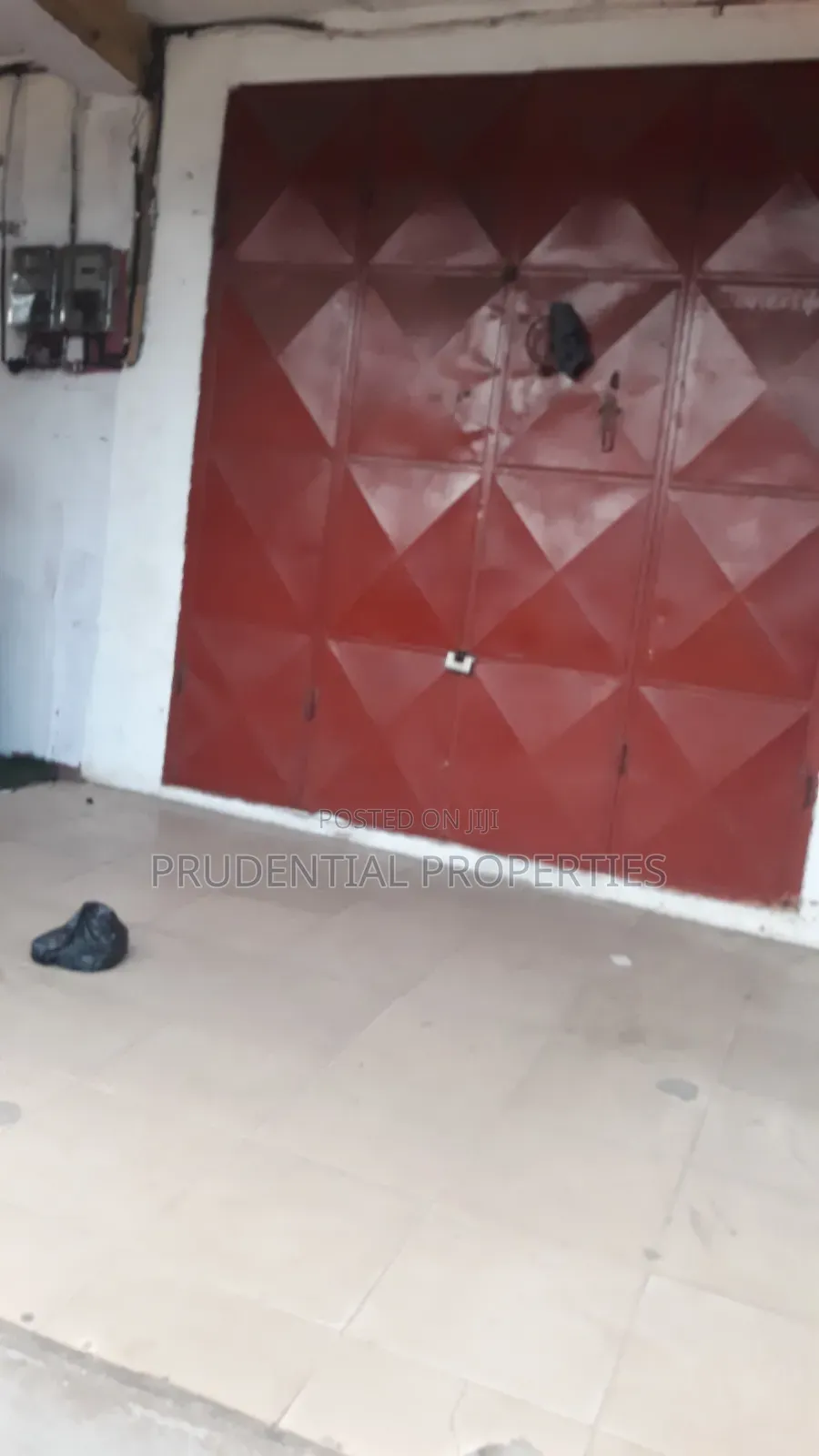 Large Shop for Rent at Lapaz