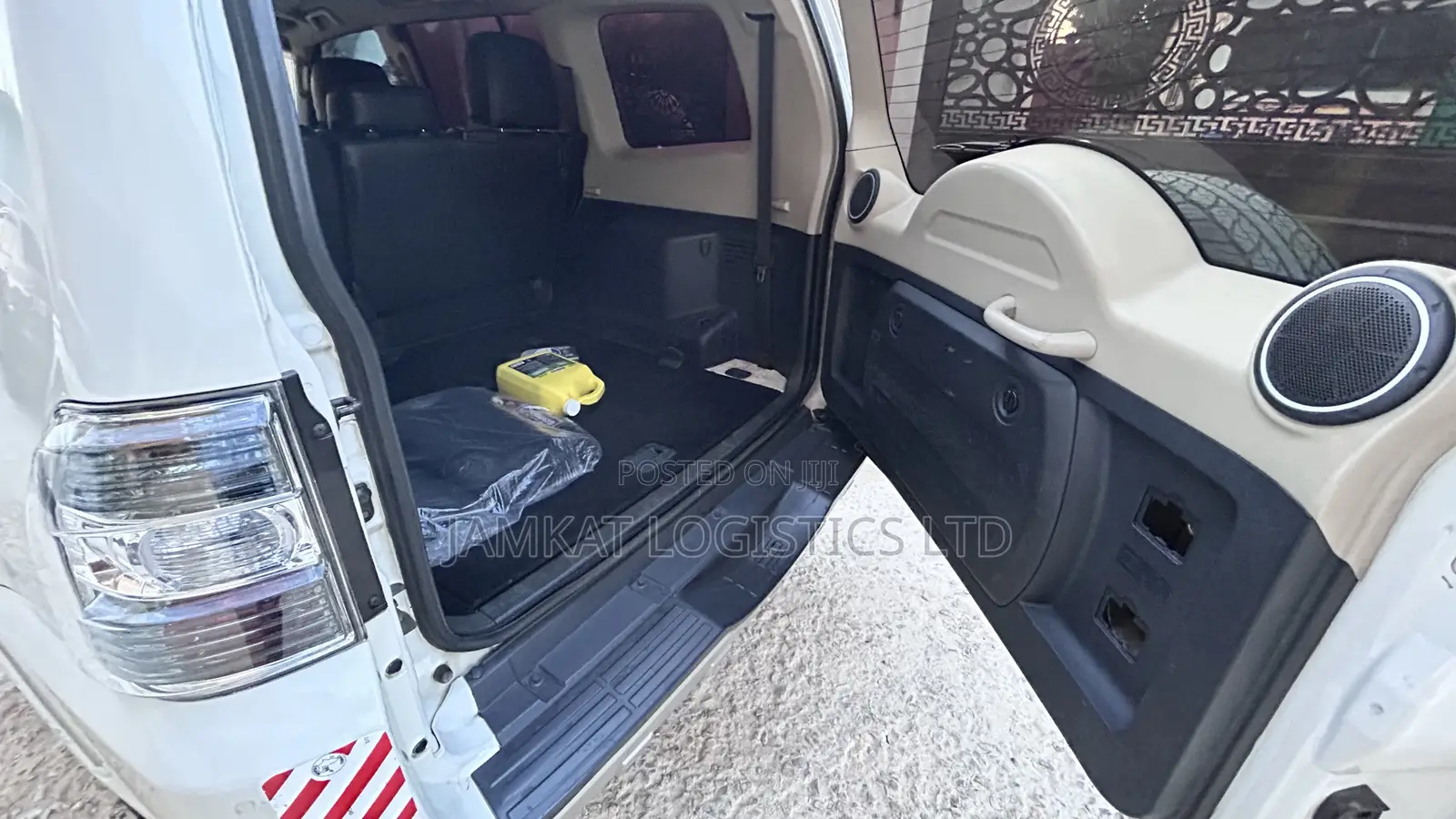 Mitsubishi Pajero V80 3.0 VR-I 2014 White