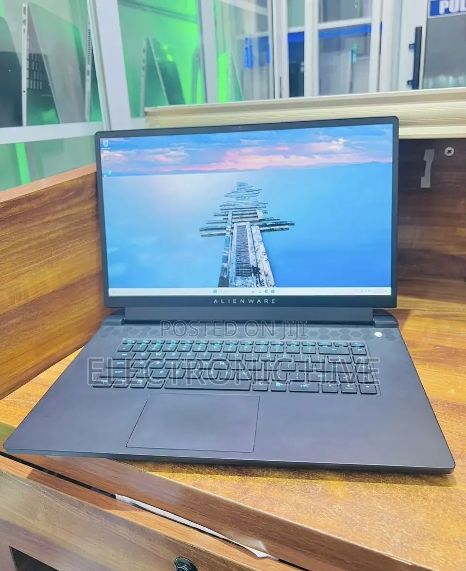 Laptop Dell Alienware M17 R5 16GB AMD Ryzen 7 SSD 512GB