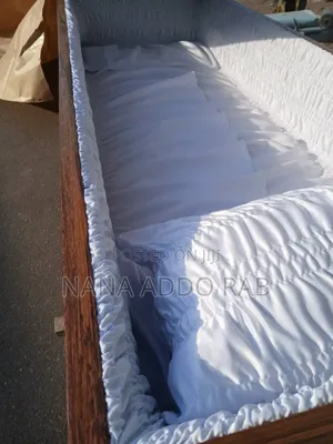 Polished Wood Casket Without Bar and Very Affordable, Quantity Coffin