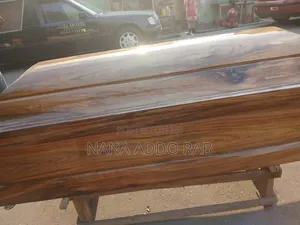 Polished Wood Casket Without Bar and Very Affordable, Quantity Coffin