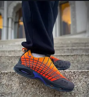 Nike Air Max Sunder Sunrise Sneaker