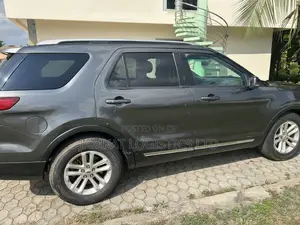Ford Explorer XLT 4dr SUV (3.5L 6cyl 6A) 2016 Gray