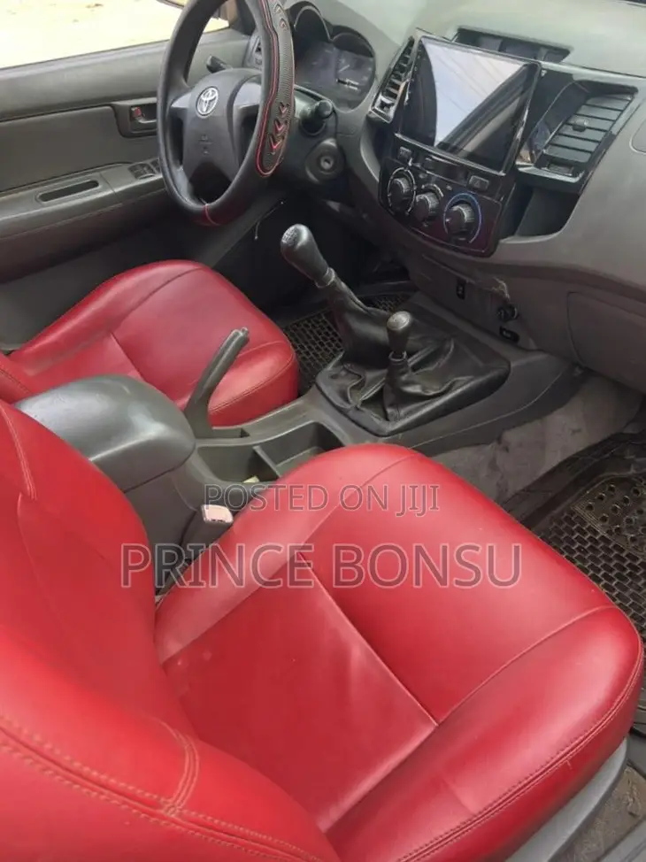 Toyota Hilux 2014 White