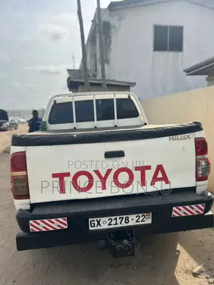 Toyota Hilux 2014 White