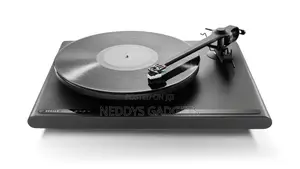 Roksan Attessa Turntable (Inlcuded Phono Stage) Black/White