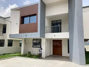 5bdrm House in West Hills Mall for sale