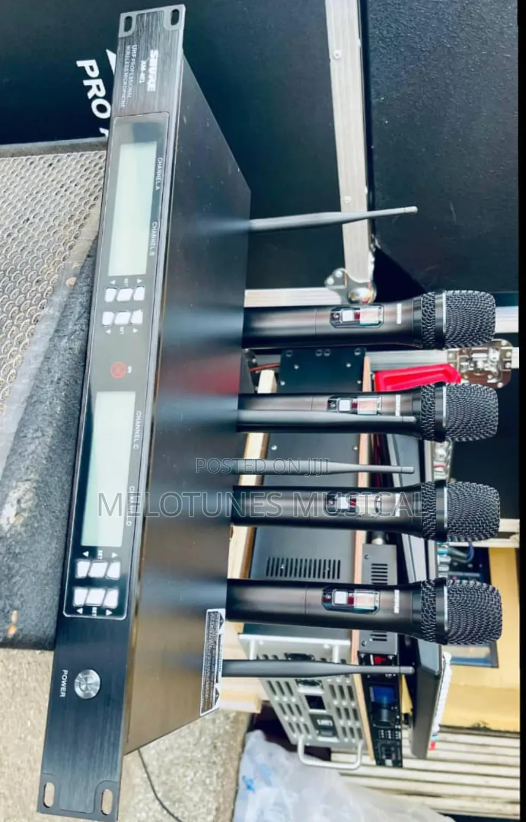 Shure Am-401 4in1 Professional 4 Channel Uhf Wireless Microphone