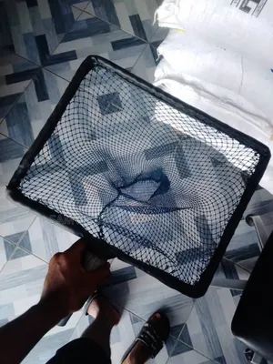 Hard Metal Fish Scoopnet With a Removable Bar