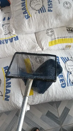 Hard Metal Fish Scoopnet With a Removable Bar