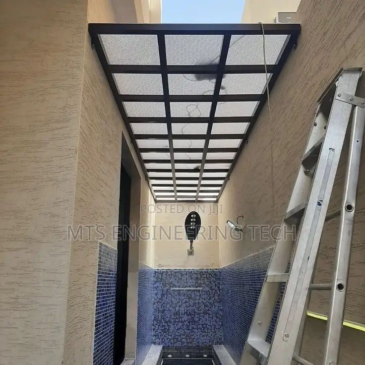 Modern Metal Shades With Polycarbonate Roofing