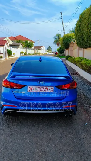 Hyundai Elantra Sport Sedan FWD (1.6L 4cyl 6M) 2017 Blue