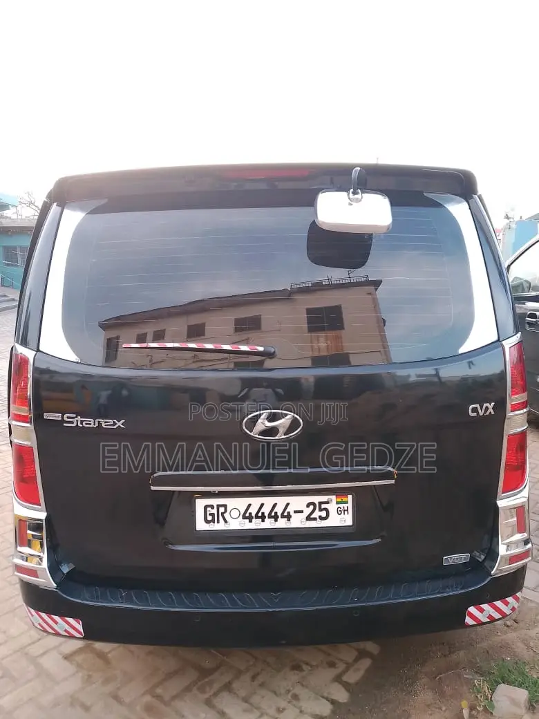 Mini Van - For Rent (11 Seater)