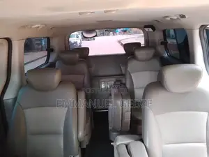 Mini Van - For Rent (11 Seater)