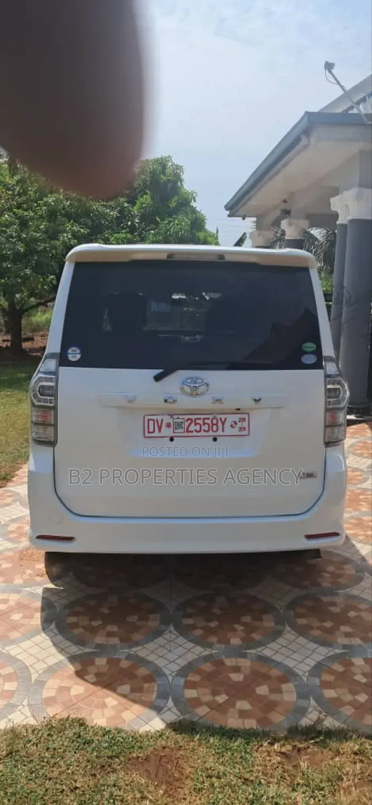 Toyota Voxy 2013 White