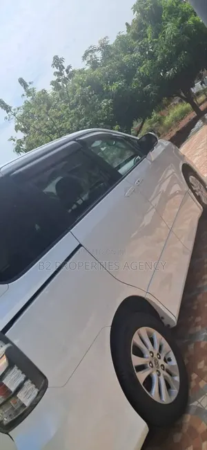 Toyota Voxy 2013 White