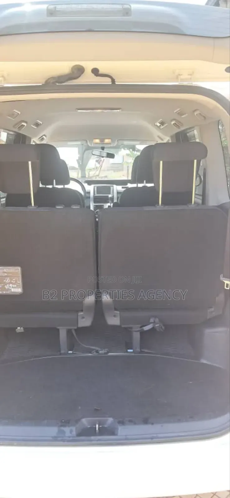Toyota Voxy 2013 White