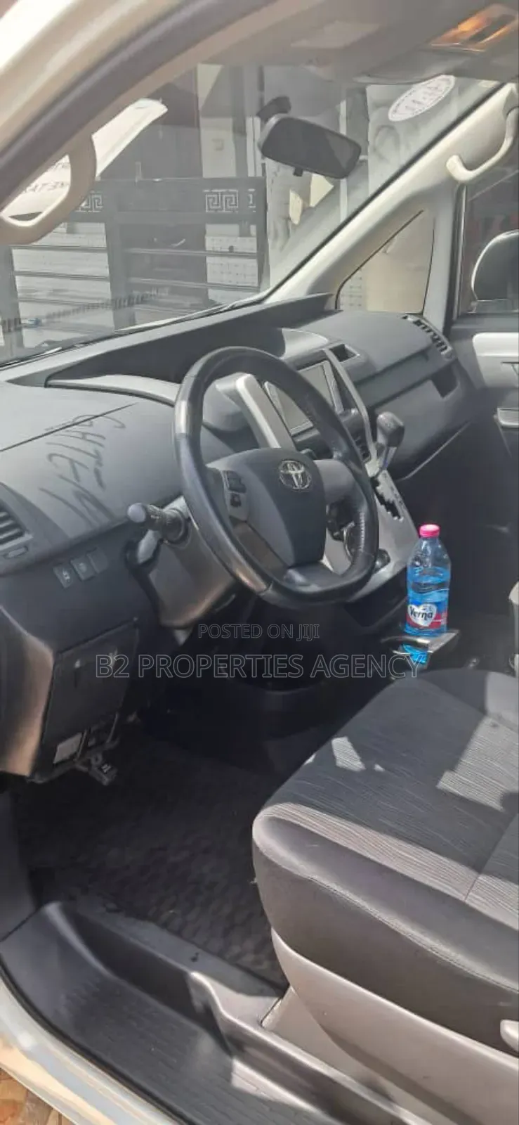 Toyota Voxy 2013 White