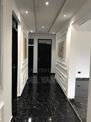 6bdrm Mansion in Takoradi for sale