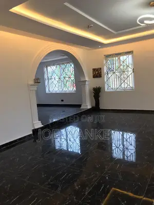 6bdrm Mansion in Takoradi for sale