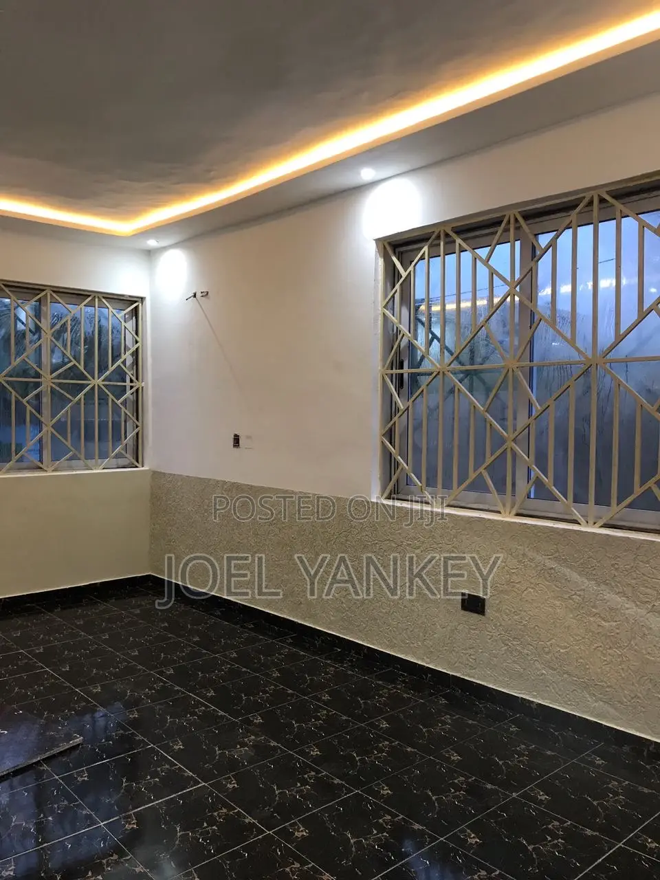 6bdrm Mansion in Takoradi for sale