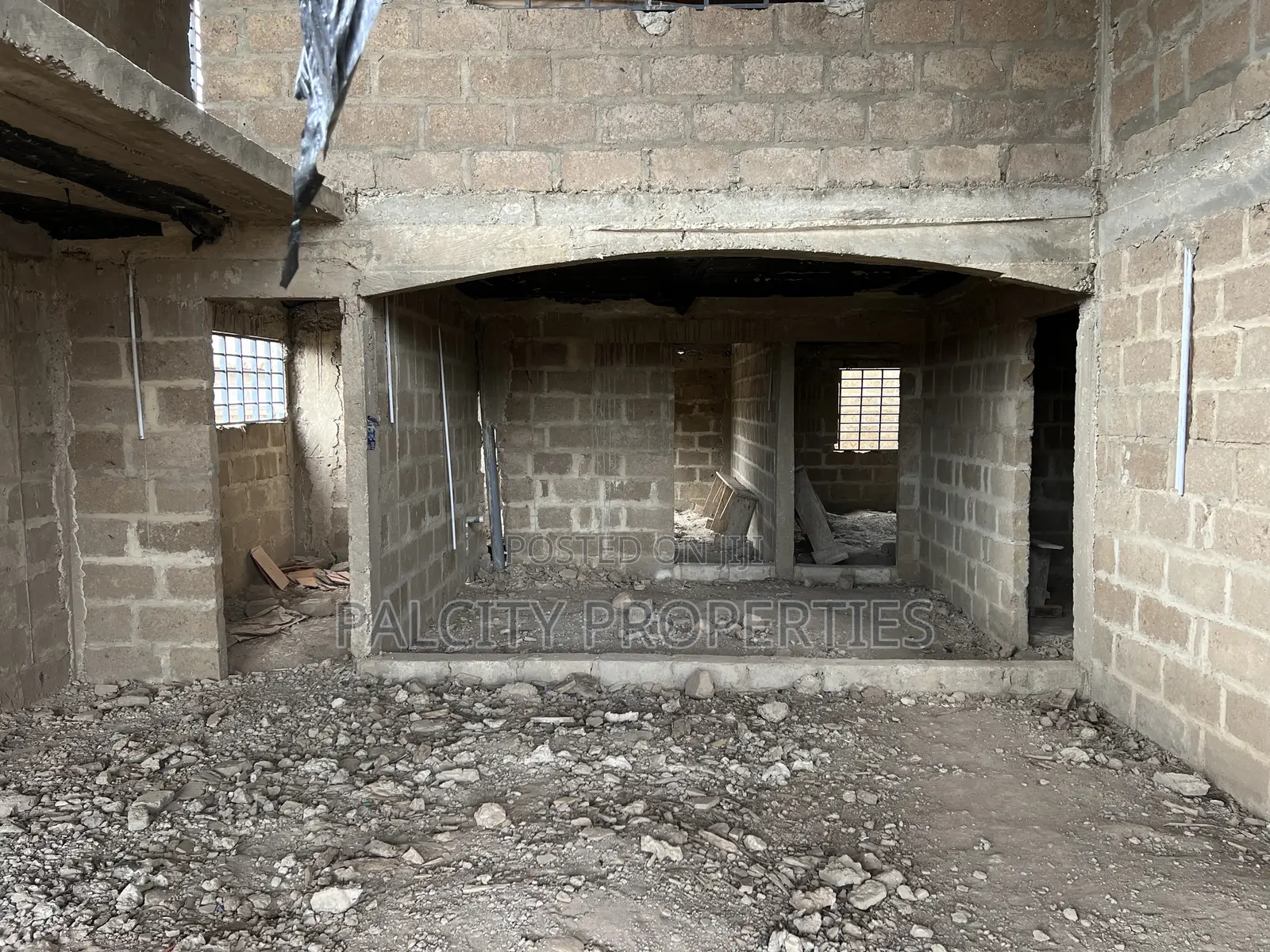 5bdrm House in Ejisu-Avenue 15 Area for sale