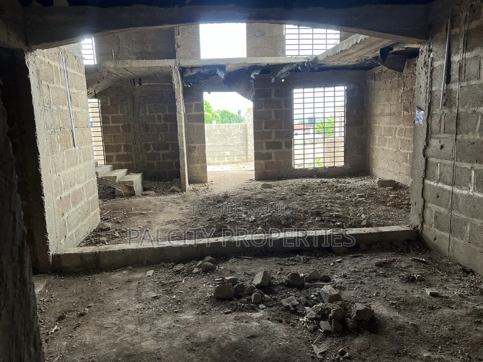5bdrm House in Ejisu-Avenue 15 Area for sale