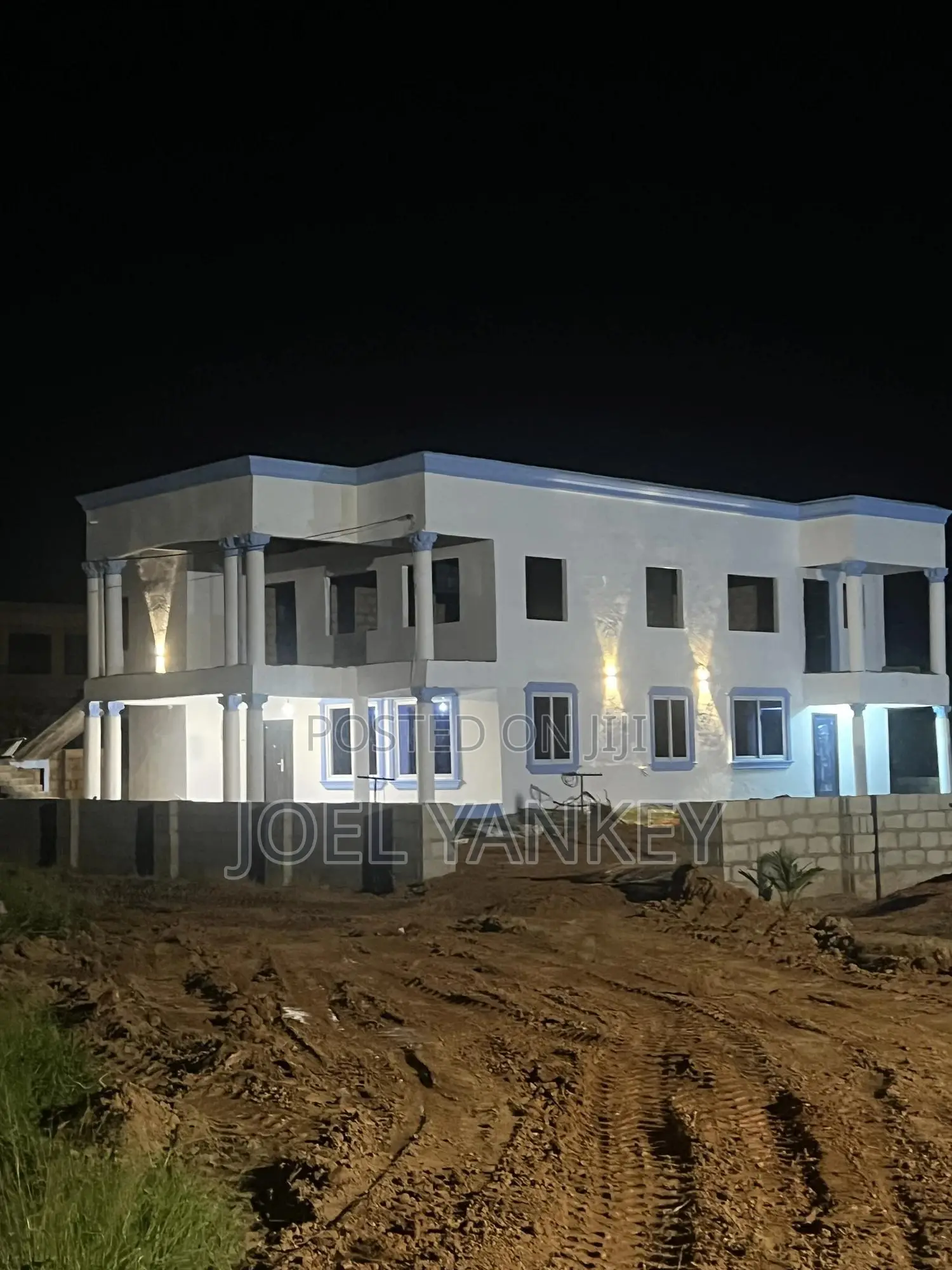 6bdrm Mansion in Takoradi for sale