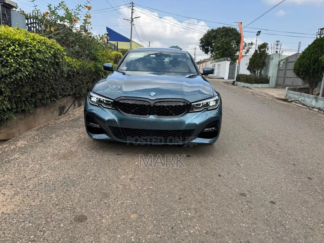 BMW 330i 2021 Blue