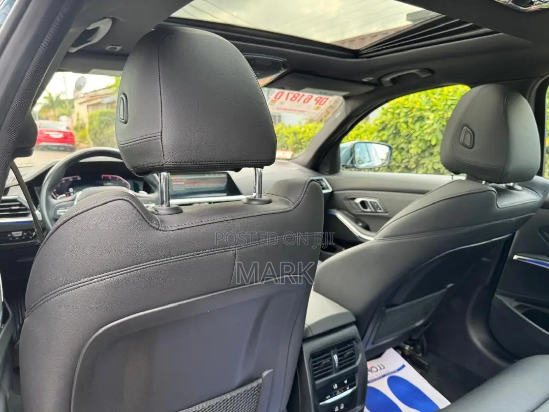 BMW 330i 2021 Blue