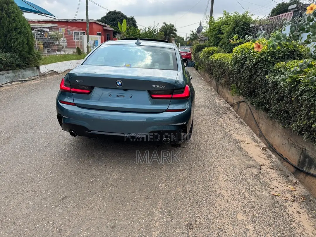 BMW 330i 2021 Blue