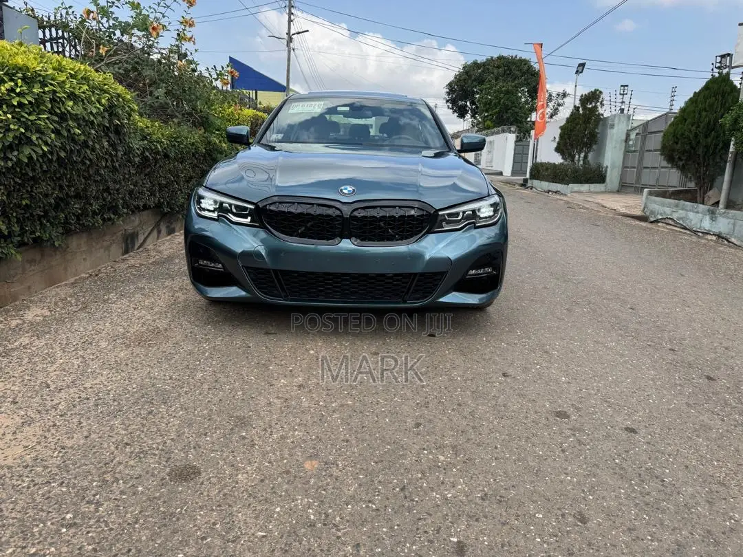 BMW 330i 2021 Blue