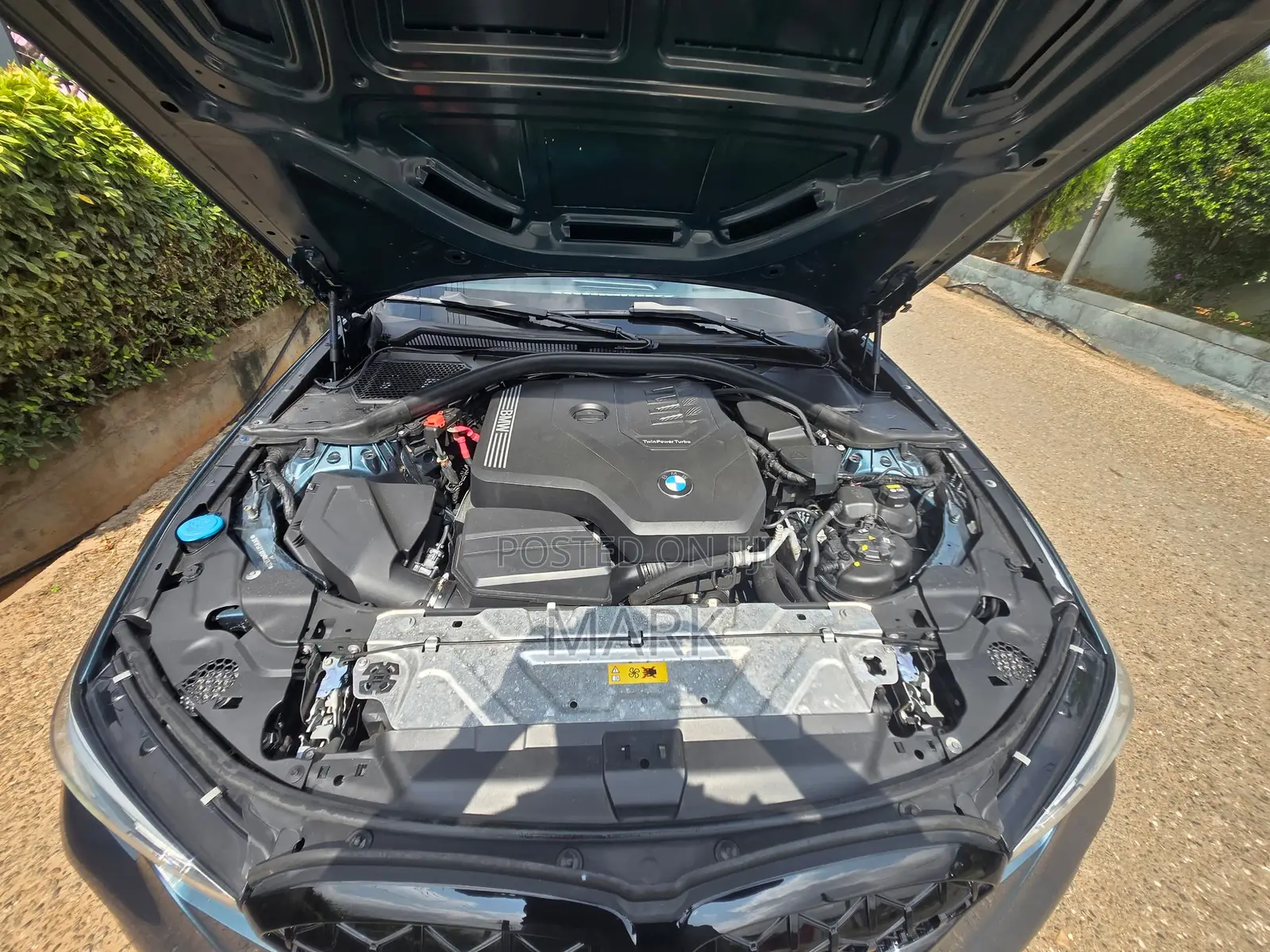 BMW 330i 2021 Blue