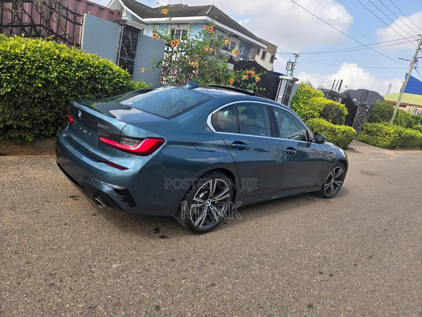 BMW 330i 2021 Blue