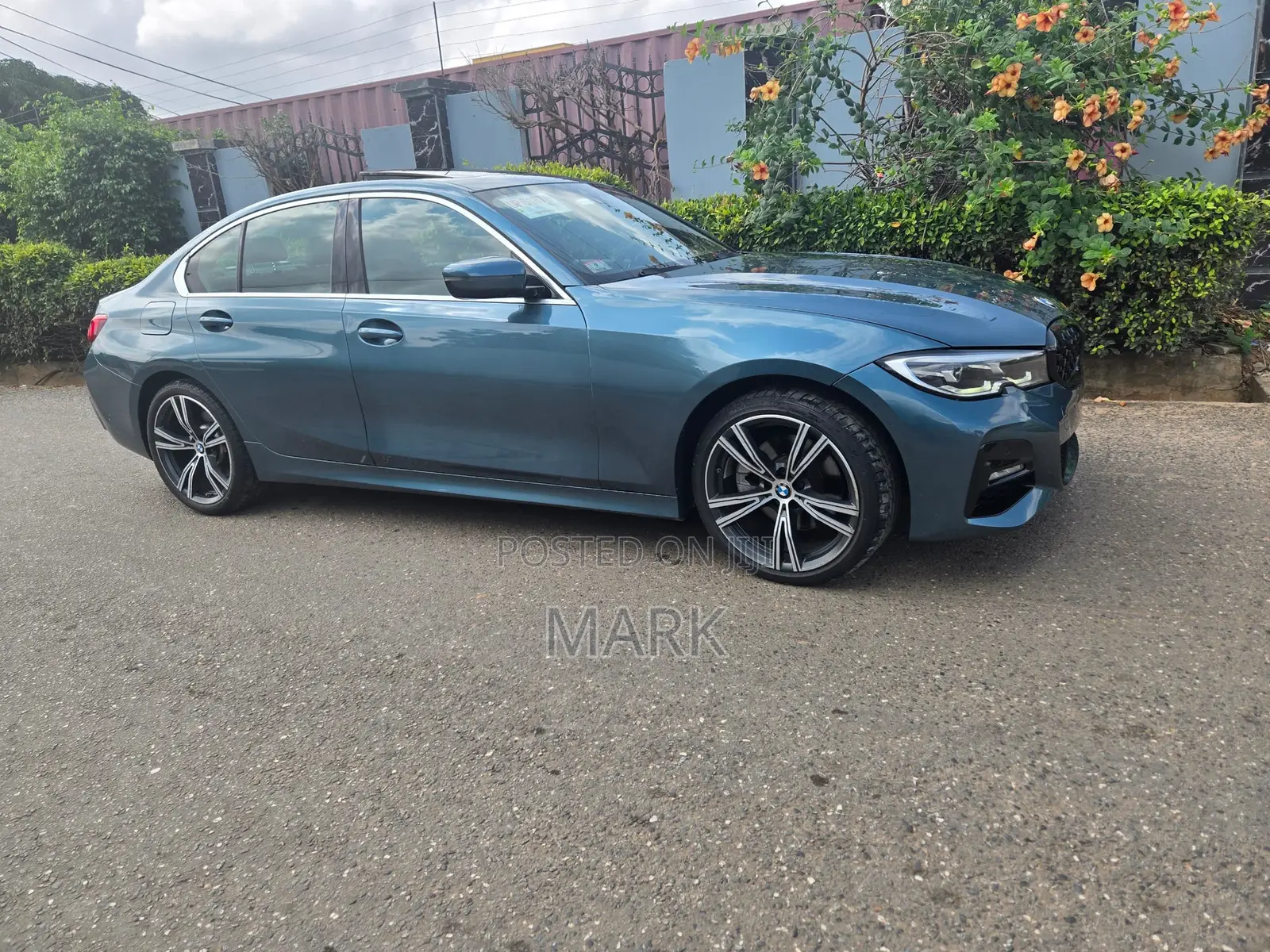 BMW 330i 2021 Blue