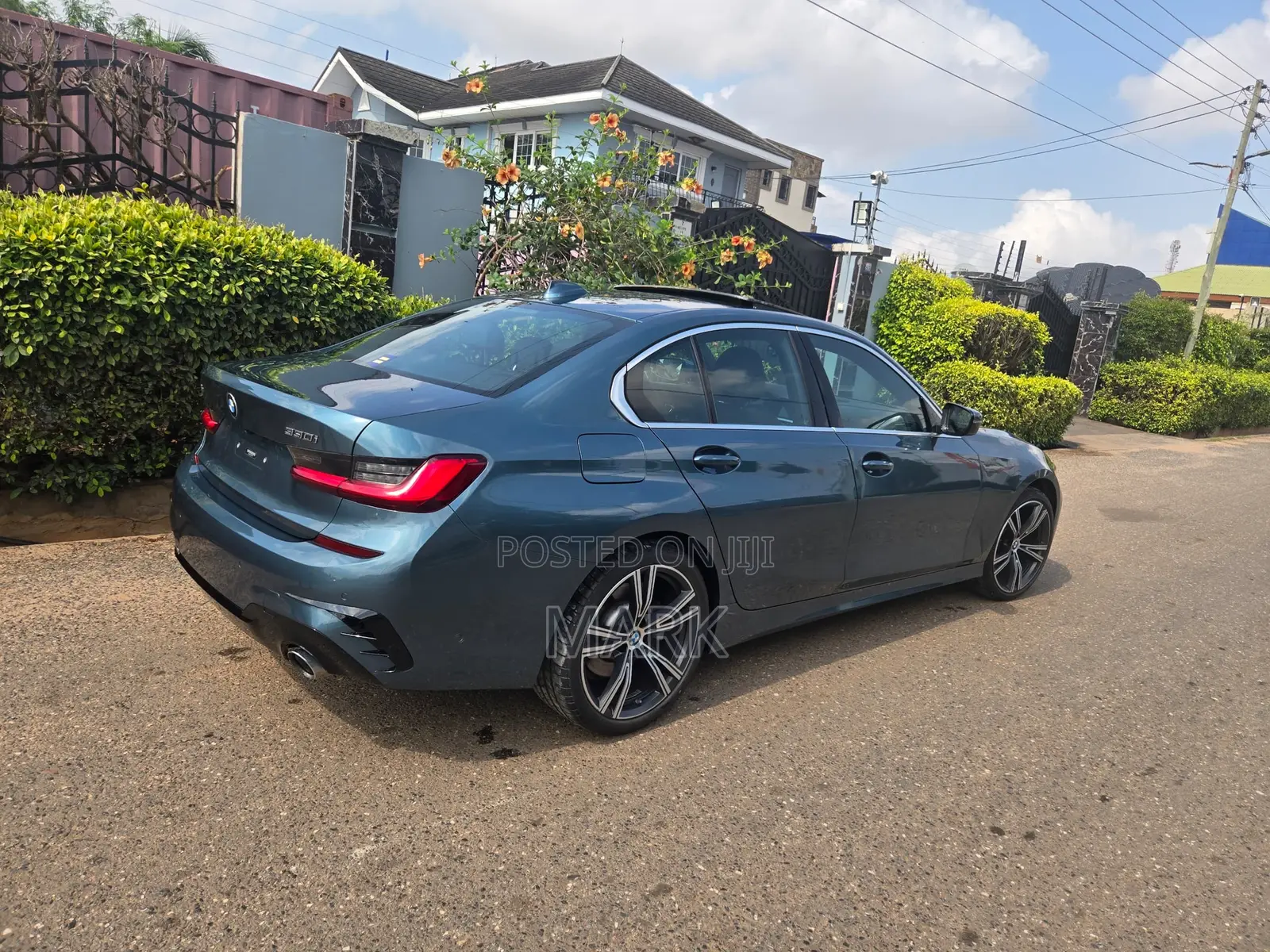 BMW 330i 2021 Blue